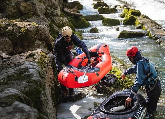 Privatiser un Groupe Packraft : La Solution Pour un Événement Unique