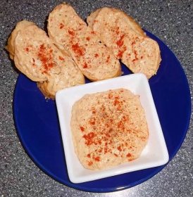 Recept: Pikantní chilli sýrová pomazánka na chlebíčky a jednohubky | Tradičnírecepty.cz