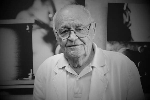 Ve věku 88 let zemřel režisér Václav Vorlíček. Natočil Tři oříšky pro Popelku nebo Arabelu