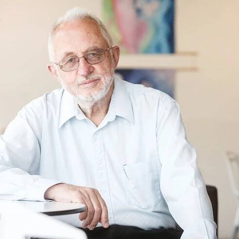 Nejcitovanější český vědec, eso z laboratoře i generál armády chemiků. Josef Michl slaví osmdesátiny