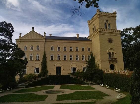 Chyše na Karlovarsku se proměnila ve strašidelný zámek. Obsadili ji filmaři