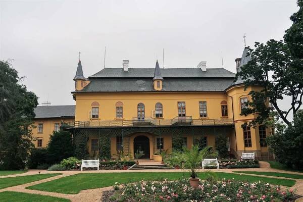 Zámek Slatiňany - Slatiňany, Východní Čechy | Regiontourist.cz