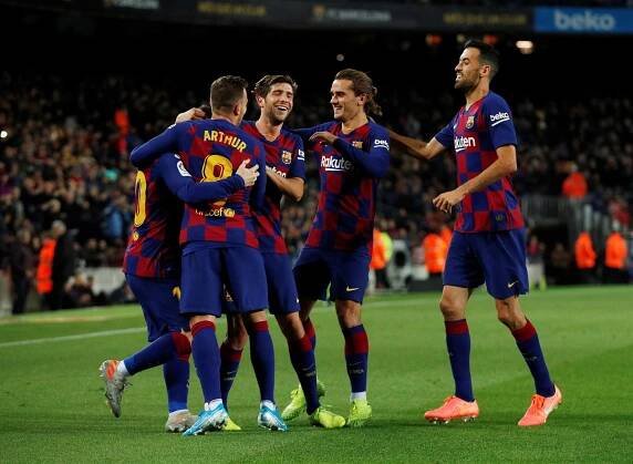 Barcelona střídá Real, poprvé je nejbohatším klubem na světě