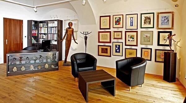 Galerie Art na Resselově náměstí vystavuje grafické listy zakladatelů českého moderního umění