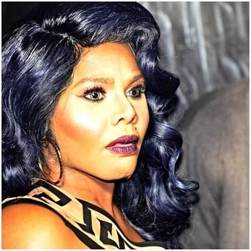 This Is What Lil’ Kim Looks Like Now
