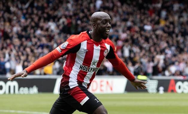 Yoane Wissa makes decision with Man Utd and Arsenal 'looking' at deal