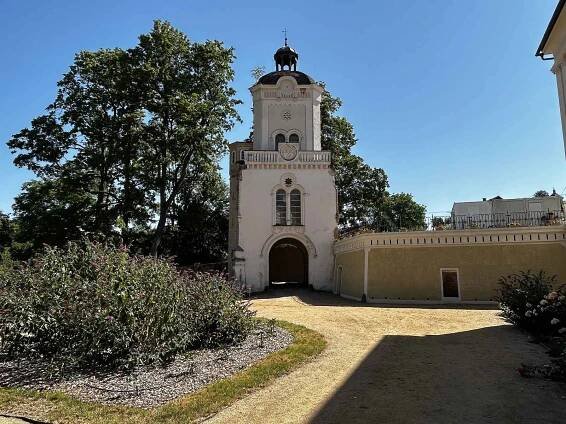 Bystřický zámek je pod střechou, plánují se tam svatby, dokončují apartmány