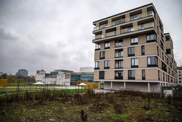 Výstavba nových rezidenčních bytů na Nové Karolíně, 31. října 2020 v Ostravě.