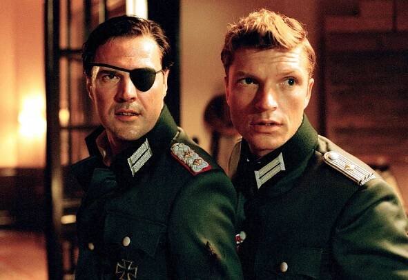 Operace Valkýra - Z filmu - Sebastian Koch, Hardy Krüger Jr.