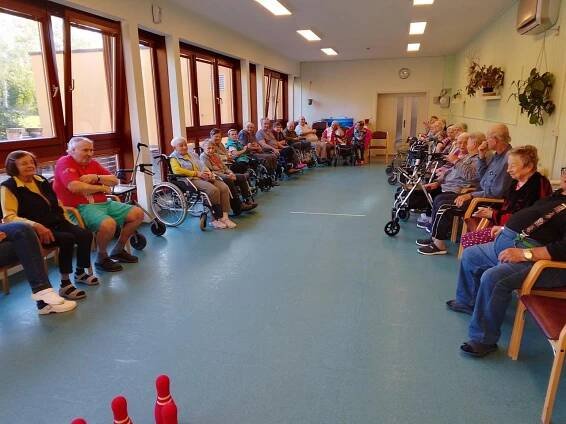 Oslava dne seniorů - turnaj v kuželkách - Oficiální stránky Domov klidného stáří v Žinkovech