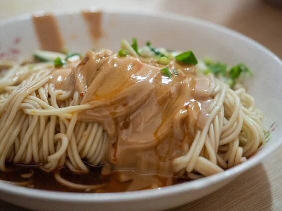 Wei Xian Zhai Ma Jiang Mian Spicy Sesame Noodles