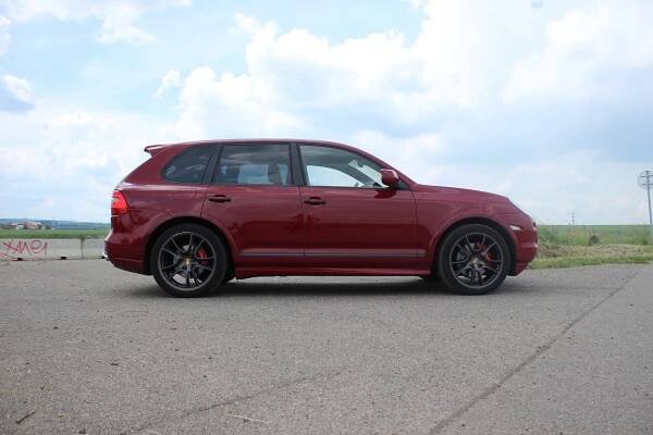 Test Porsche Cayenne GTS (2008): Luxusní SUV s 298 kW za 600 tisíc?! (video) – GripTV