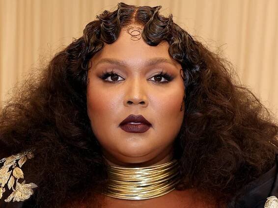 Lizzo’s Frappucino Manicure Makes Me Want a Cup of Coffee — See Photos