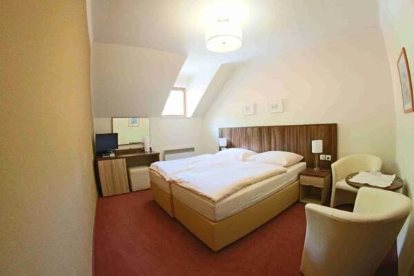 Hotel Koruna Karlštejn Exteriér fotografie