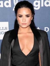 Demi Lovato wears her hair half-up at the 27th annual GLAAD Media Awards