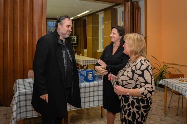 Kladno si připomnělo Zoru Dvořákovou. Pamětní deska bude zdobit její rodný dům