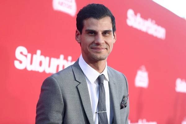 Skyler Bible Joins 'First Man'; Freddie Stroma Cast In 'Second Act'