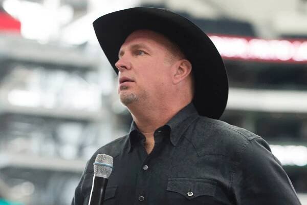 Garth Brooks' 'Gunslinger' Album: Everything You Need to Know