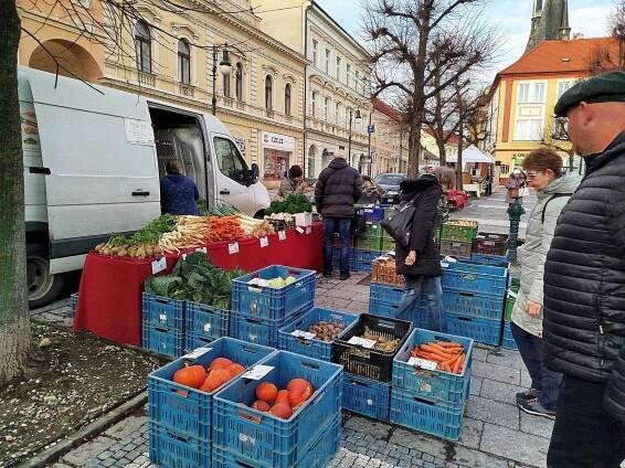 FOTO, VIDEO: Lounské farmářské trhy voněly trdelníkem, uzeninou i pečivem