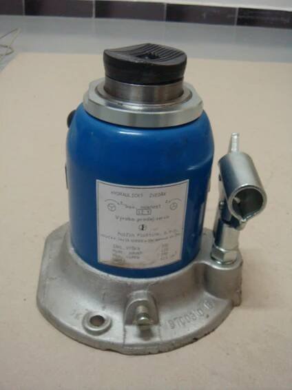 HCP, hydraulická čerpadla, hydraulické čerpadla, hydraulické válce > Produkty > Výprodej > Ventily > Hydraulický zvedák 