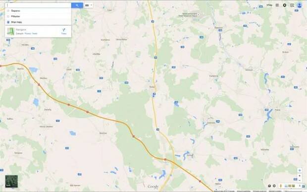 Začněte na domovské stránce Google Map (a přihlaste se). Klikněte do vyhledávacího políčka, v rozbalené nabídce uvidíte položku Moje mapy.