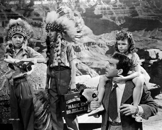 Family Honeymoon - Z filmu - Jimmy Hunt, Peter Miles, Fred MacMurray, Gigi Perreau