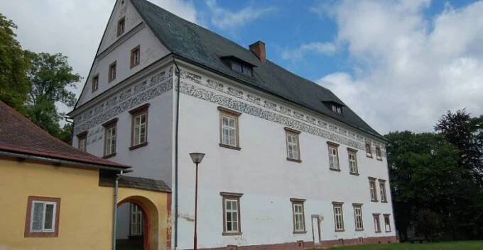 Zámek v Horní Branné přežil i třicetiletou válku. Dnes je v něm muzeum - naseveru.net