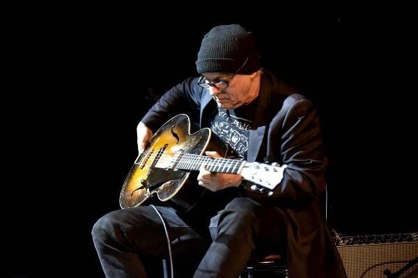 Palác Akropolis patřil jazzu. Zahrál tam kytarista Marc Ribot