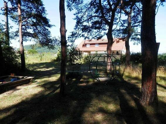 dětské hřiště v lese naproti domu - apartmán k pronájmu Srbsko - foto 10