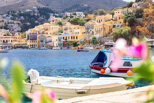 Ostrov Symi nedaleko Rhodosu