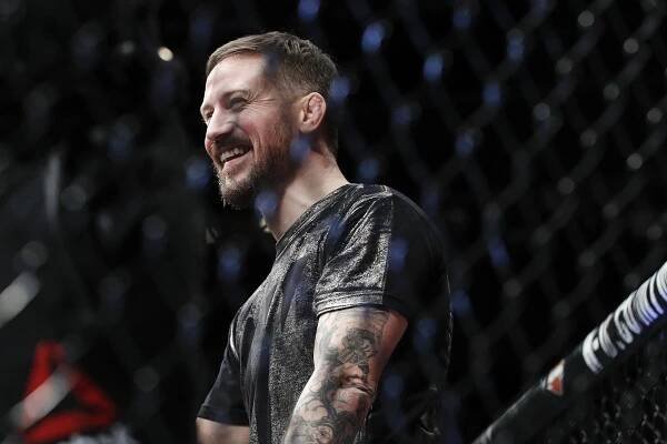 „Mistrovská kola vždy hodnotím výše” – McGregorův trenér o vítězství Jona Jonese