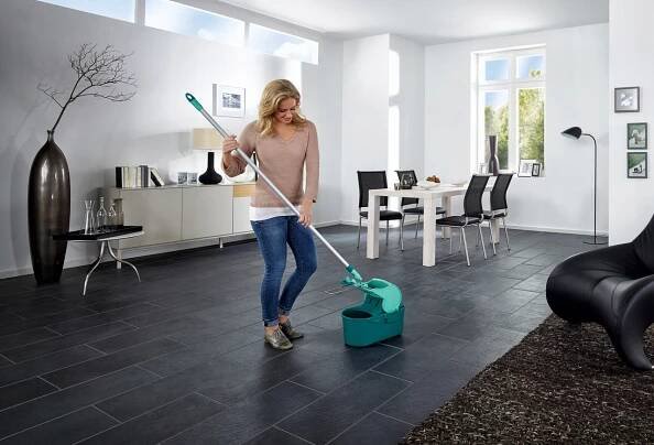 Leifheit Profi Mop Press 55092 with Floor Mop with Microfibre Mop Cover -  Cleaning with Clean Hands 