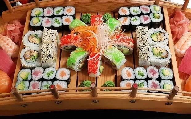 Slevomat: Sety s 24–72 ks sushi, miso polévkami... - Skrz.cz