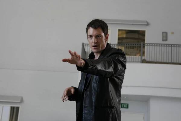 Dům loutek - Sliby - Z filmu - Tahmoh Penikett