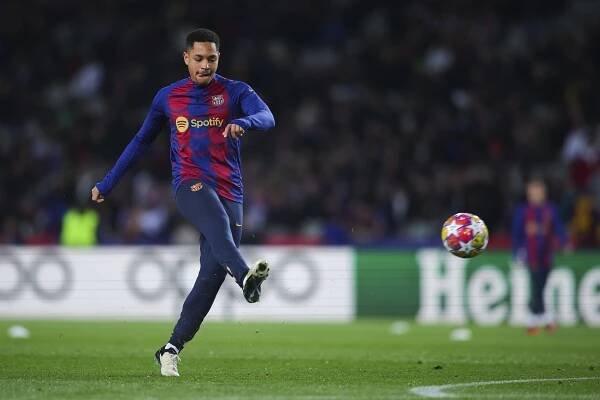 Barcelona plan to loan out Vitor Roque in the summer – La Liga News