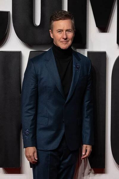 Edward Norton at an event for Bob Dylan: Úplně neznámý (2024)