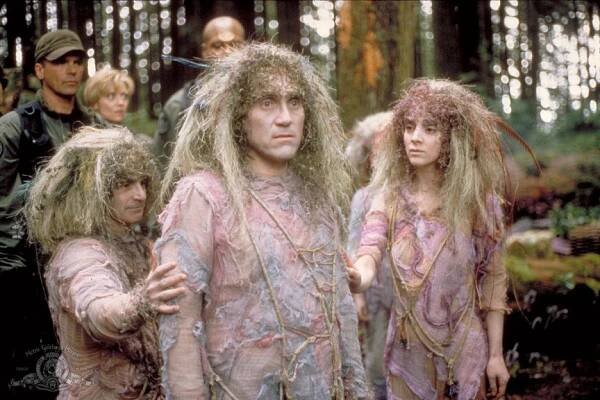 Richard Dean Anderson, Ray Xifo, Armin Shimerman, Frida Betrani - Hvězdná brána - Noxové - Z filmu