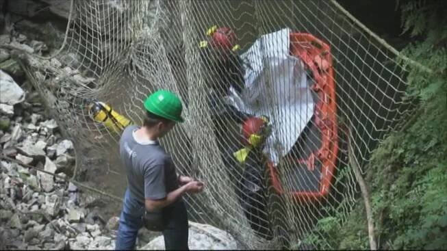 Do propasti Macocha skočil muž středního věku.