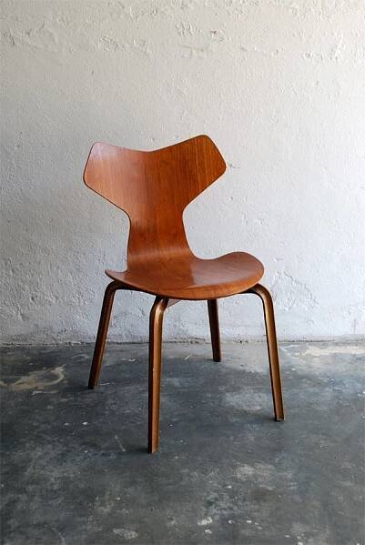 Soubor:Arne Jacobsen 3130 aka Grand Prix.jpg