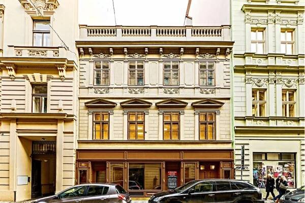 Realitní kancelář Praha | HappyHouseRentals.com
