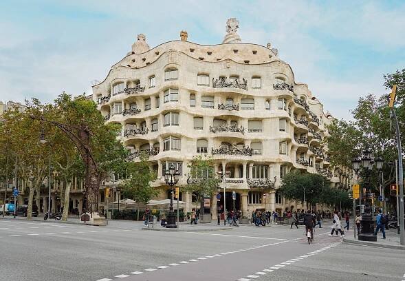 Barcelona: Top Attractions 13
