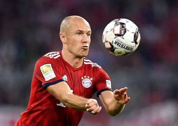 Srdce říká ano, tělo ne, svěřil se Robben. A ukončil v 35 letech kariéru