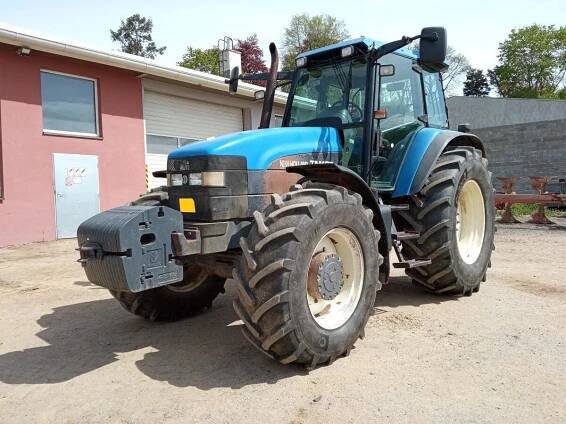New Holland Traktor NH TM165
