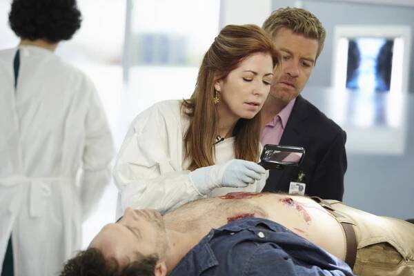 Tělo jako důkaz - Všechno v rodině - Z filmu - Dana Delany, Nic Bishop