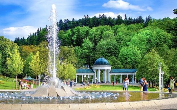 Mariánské Lázně blízko centra: Relaxační pobyt v B&B Hotelu Volčík se snídaní + masáž zad a šíje