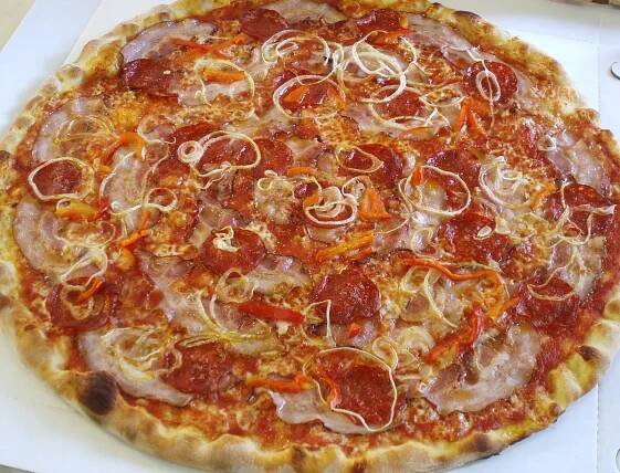 Double burger pro jednoho či dva nebo 3 pizzy za cenu dvou