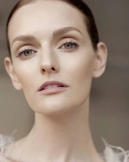  Lydia Hearst 