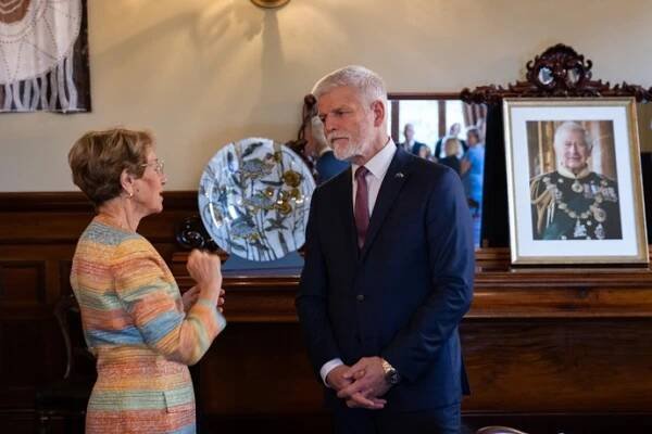 FOTO: Petr Pavel se setkal s guvernérkou Nového Jižního Walesu Margaret Beazleyovou. – stránka 12
