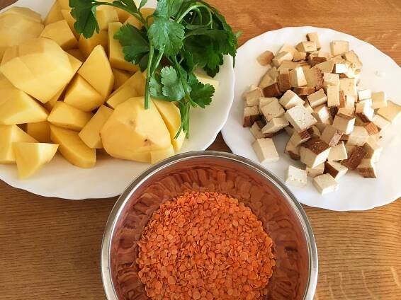 Bramborový guláš s tofu - Co bude dnes na véču?