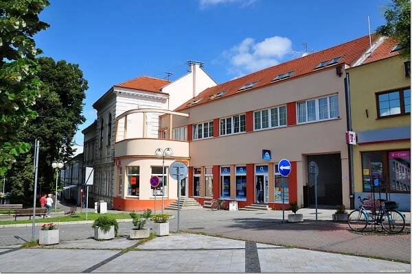 Soubor:Zlate Moravce (6).jpg – Wikipedie